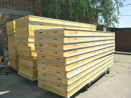 冷庫保溫材料：聚氨酯保溫板和保溫噴涂區(qū)別